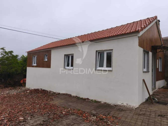 Moradia T3 para Venda em Aguada de Cima Foto 4