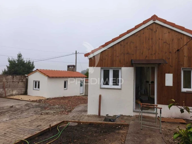 Moradia T3 para Venda em Aguada de Cima Foto 1