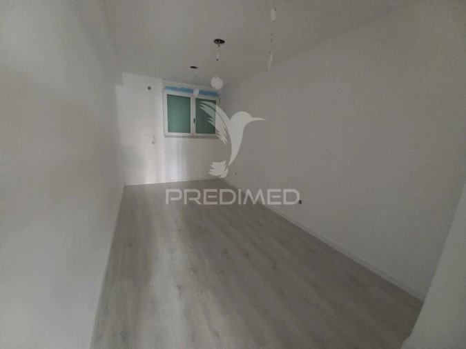 Apartamento T4 para Venda em Póvoa de Santa Iria e Forte da Casa Foto 1