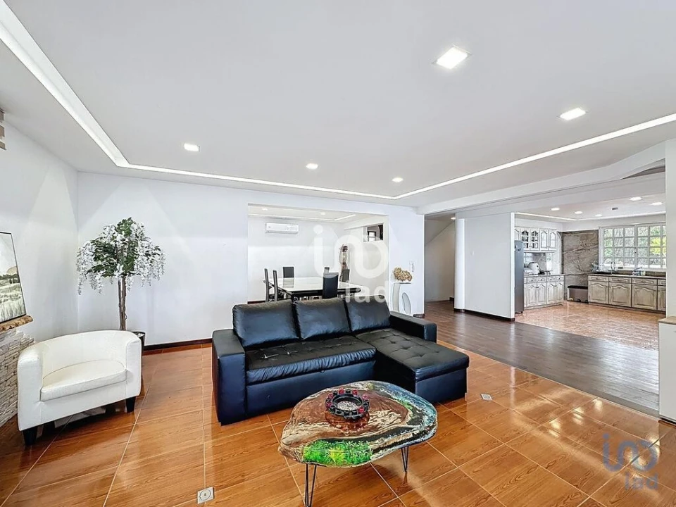 Moradia T9 para Venda em Monte Foto 4