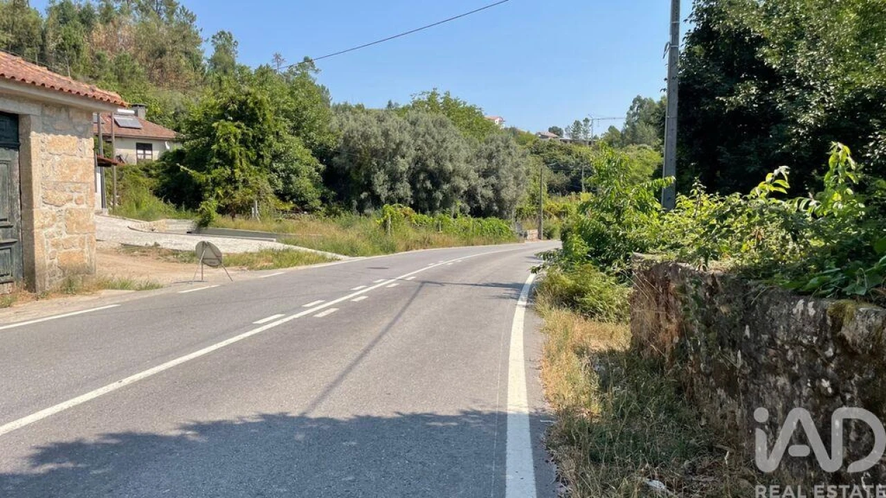 Moradia T4 para Venda em Escariz (São Mamede) e Escariz (São Martinho) Foto 24