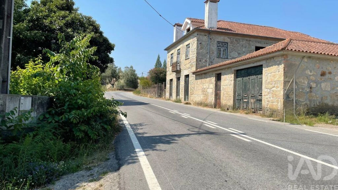 Moradia T4 para Venda em Escariz (São Mamede) e Escariz (São Martinho) Foto 2