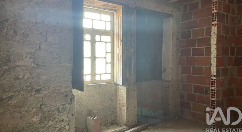 Moradia T4 para Venda em Escariz (São Mamede) e Escariz (São Martinho) Foto 5