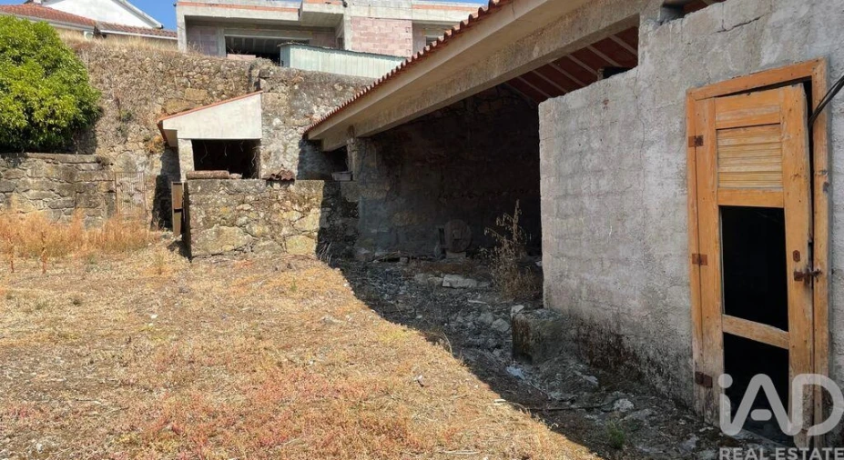 Moradia T4 para Venda em Escariz (São Mamede) e Escariz (São Martinho) Foto 19