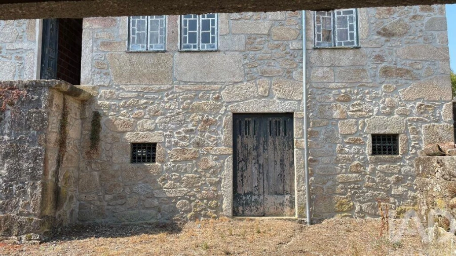 Moradia T4 para Venda em Escariz (São Mamede) e Escariz (São Martinho) Foto 3