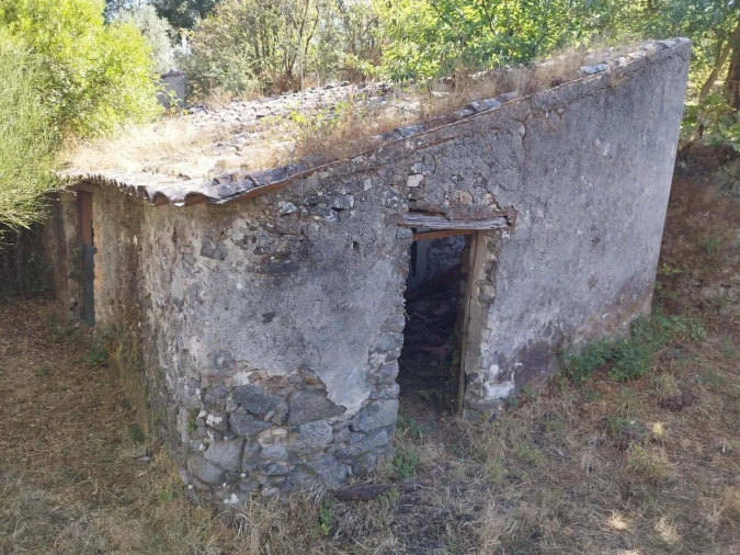 Quinta T4 para Venda em Monchique Foto 12