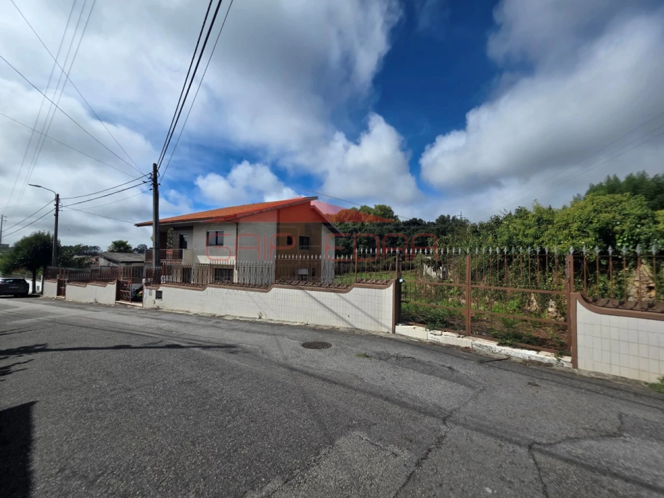 Moradia T4 para Venda em Santa Maria de Lamas Foto 12