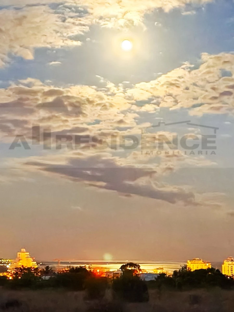 Moradia T3 para Venda em Armação de Pera Foto 2