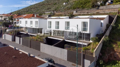 Moradia T3 para Venda em São Martinho