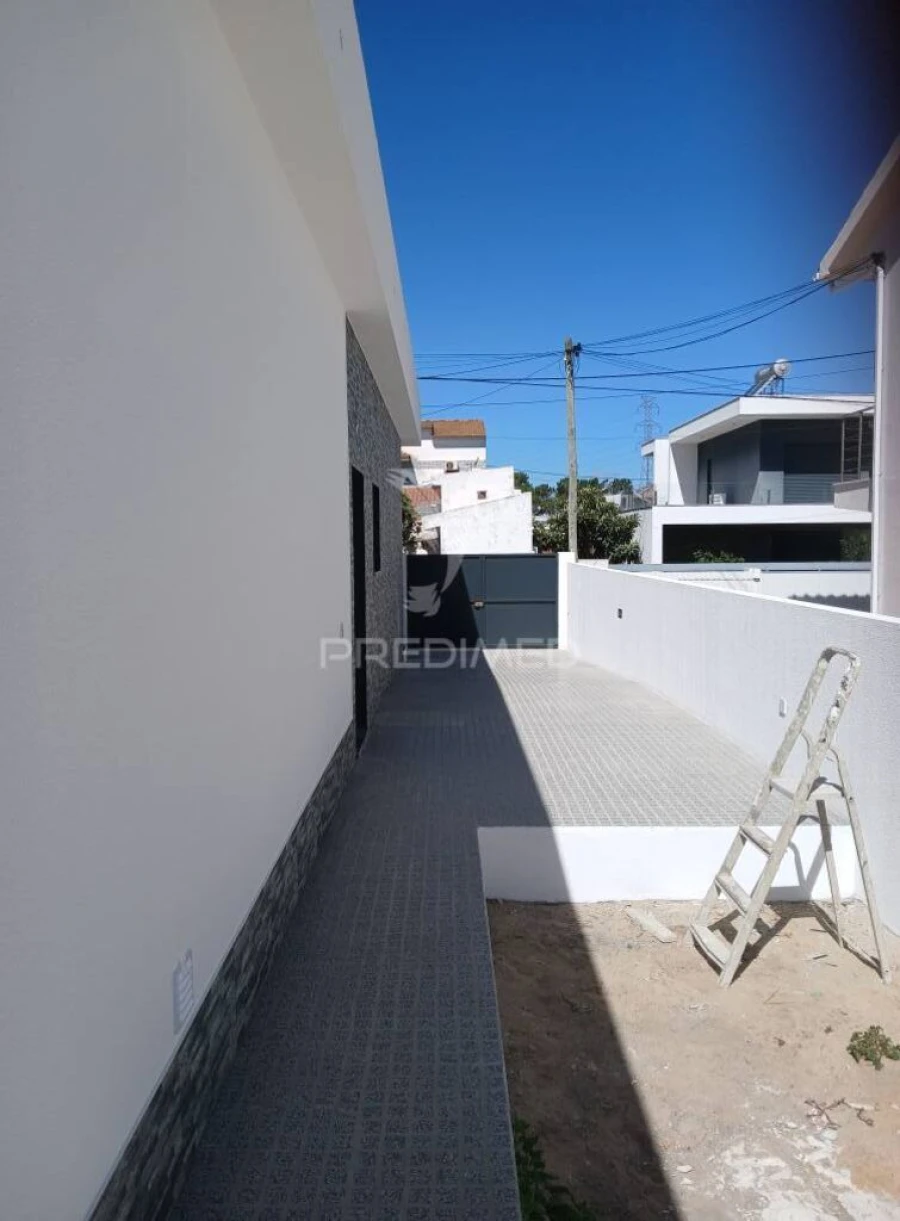 Moradia T4 para Venda em Quinta do Conde Foto 6