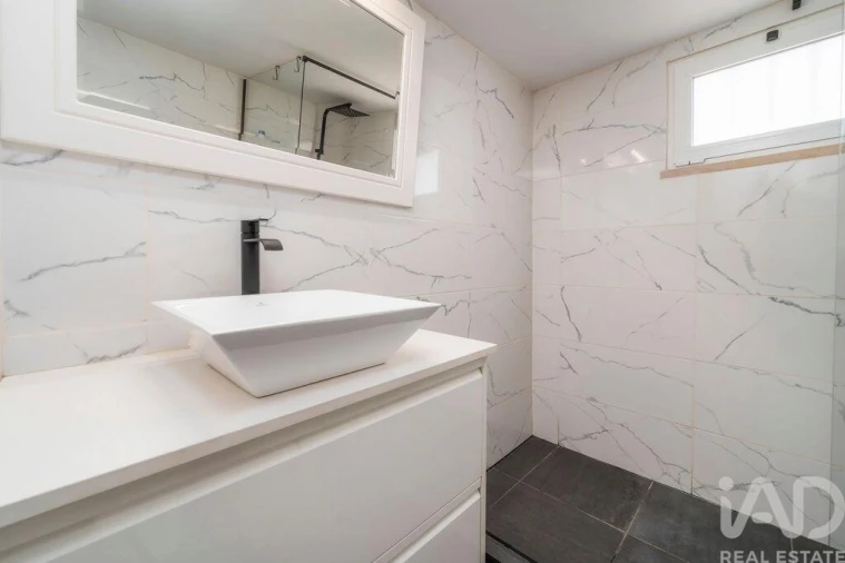 Moradia T2 para Venda em Santa Barbara de Nexe Foto 19