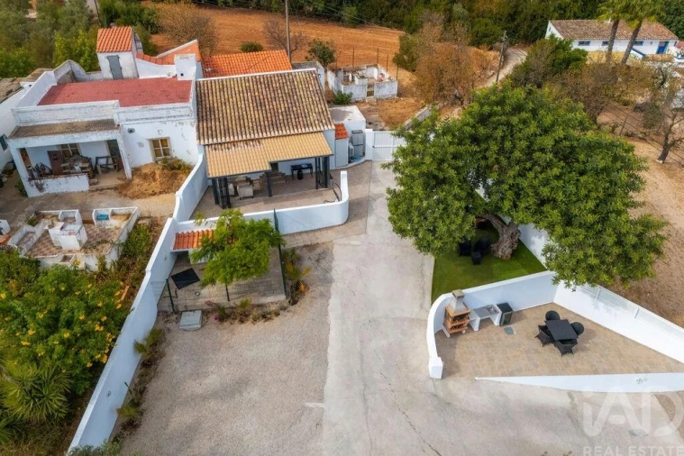 Moradia T2 para Venda em Santa Barbara de Nexe Foto 21