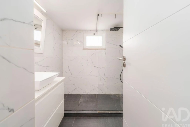 Moradia T2 para Venda em Santa Barbara de Nexe Foto 18