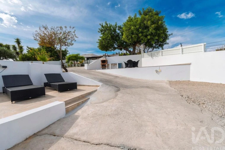 Moradia T2 para Venda em Santa Barbara de Nexe Foto 25