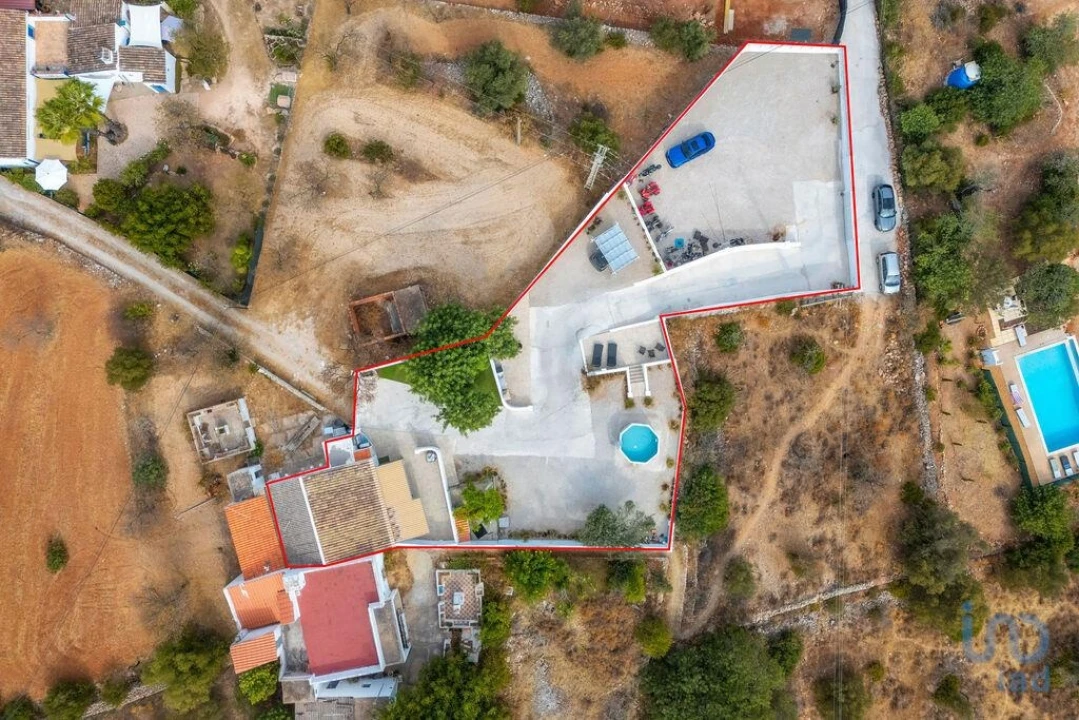 Moradia T2 para Venda em Santa Barbara de Nexe Foto 2