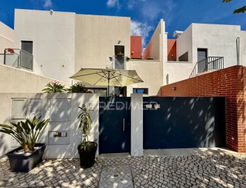 Moradia T3 para Venda em Quelfes