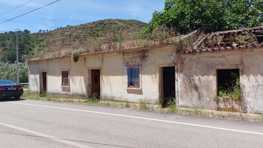 Moradia T2 para Venda em Alferce Foto 2