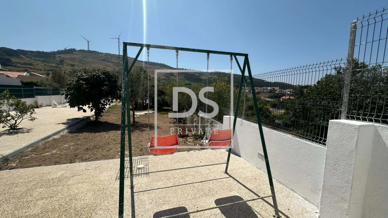 Moradia T4 para Venda em Maxial e Monte Redondo Foto 16