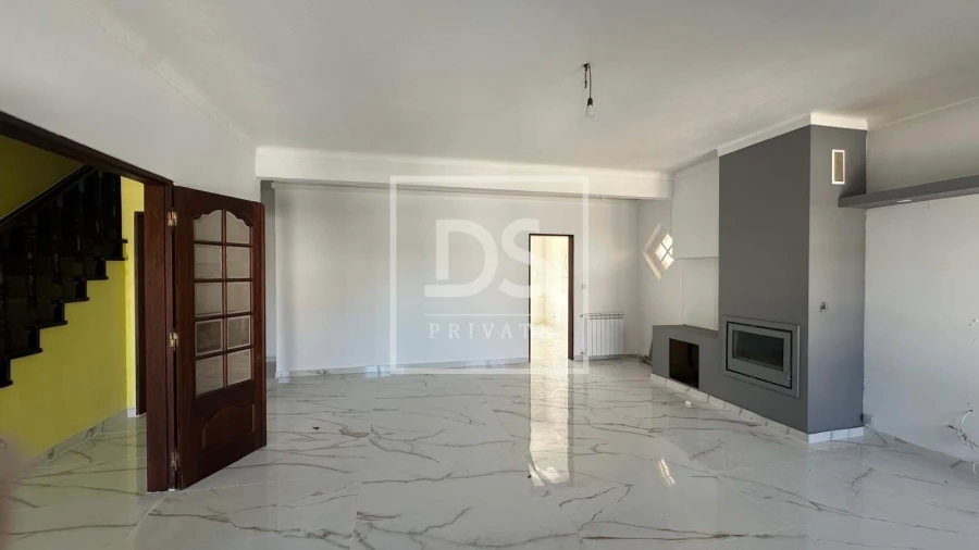 Moradia T4 para Venda em Maxial e Monte Redondo Foto 5