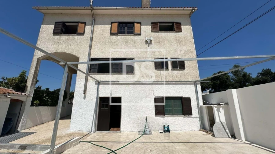 Moradia T4 para Venda em Maxial e Monte Redondo Foto 14