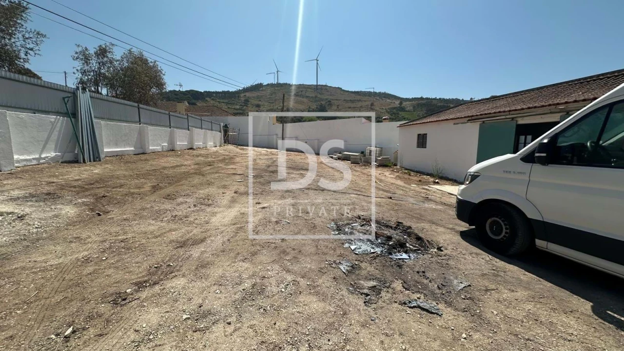 Moradia T4 para Venda em Maxial e Monte Redondo Foto 20