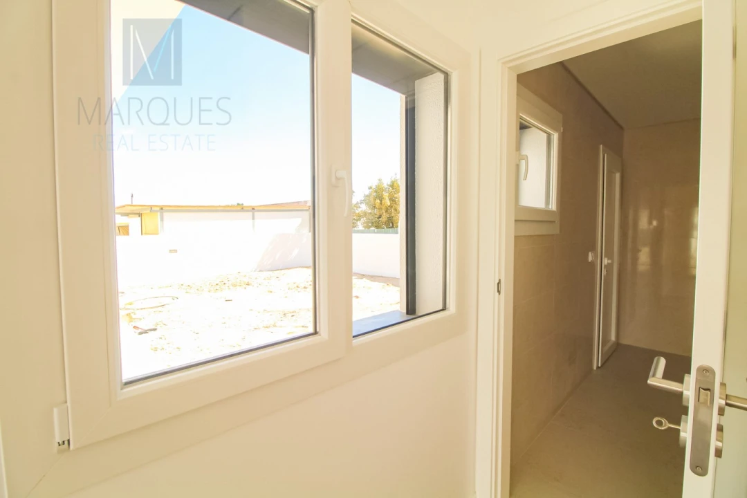 Moradia T4 para Venda em Fernao Ferro Foto 12