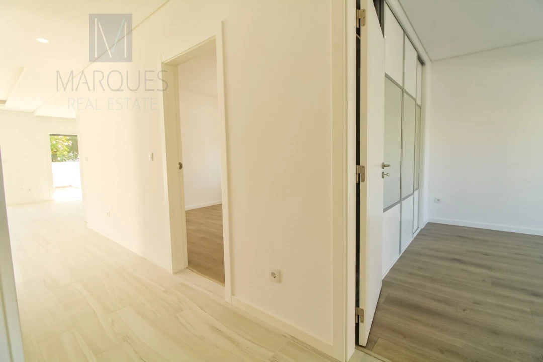 Moradia T4 para Venda em Fernao Ferro Foto 15