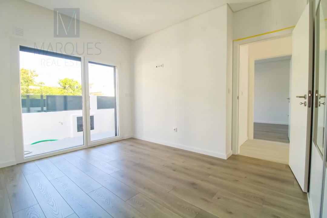 Moradia T4 para Venda em Fernao Ferro Foto 18