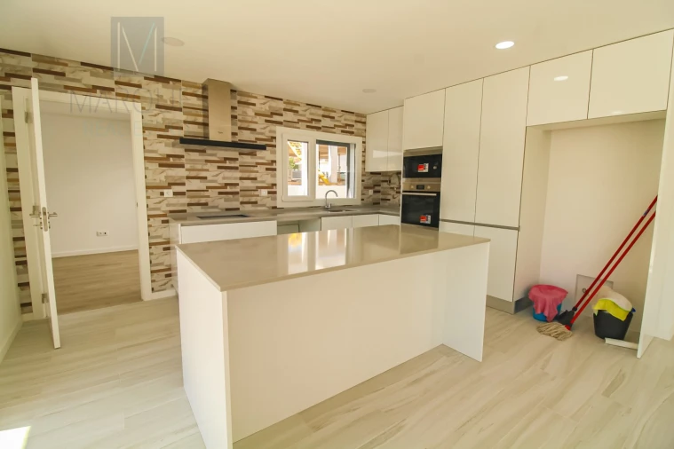 Moradia T4 para Venda em Fernao Ferro Foto 9