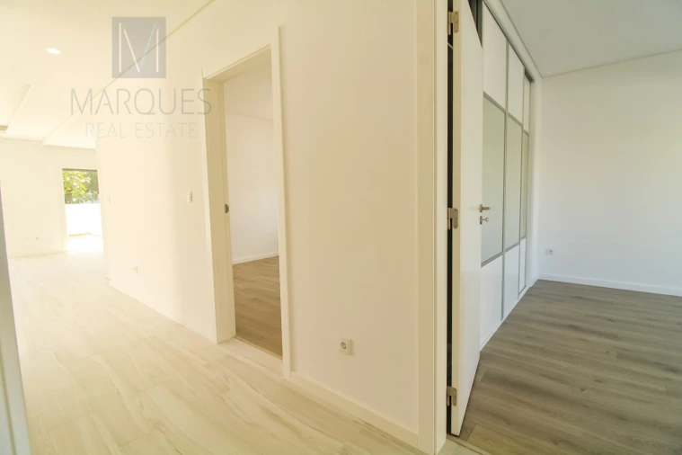 Moradia T4 para Venda em Fernao Ferro Foto 16