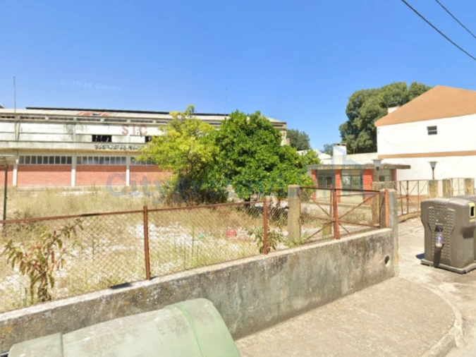 Prédio para Venda em Azinhaga Foto 2