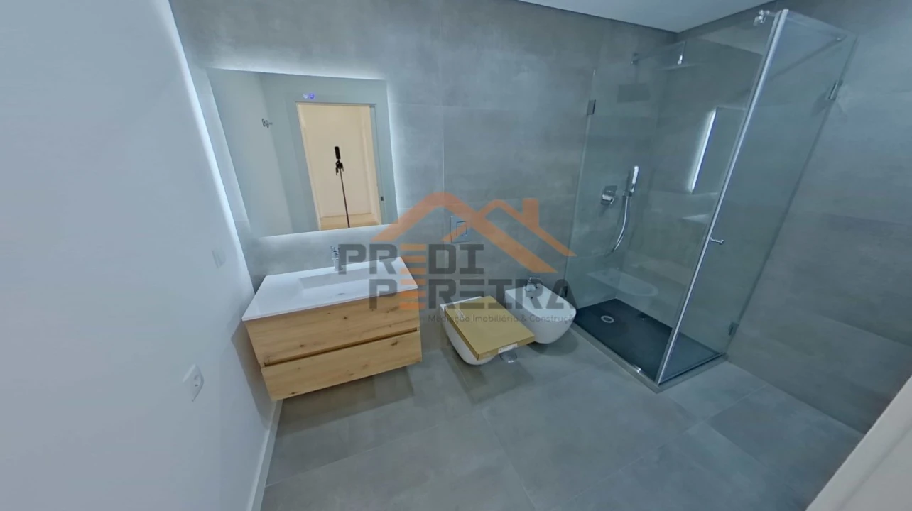 Apartamento T3 para Venda em Santo António dos Cavaleiros e Frielas Foto 10