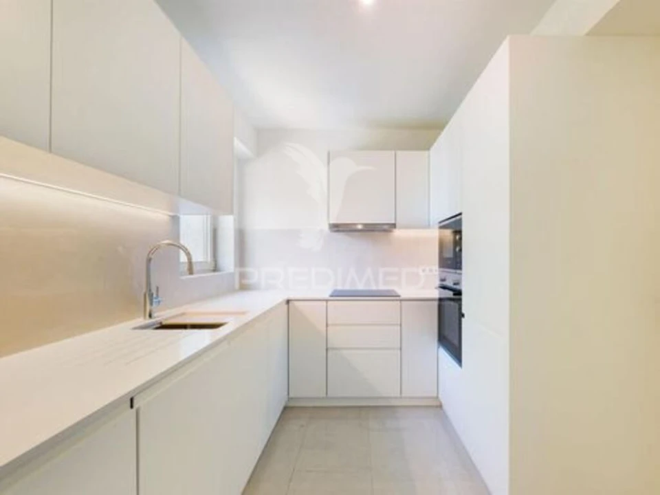 Apartamento T3 para Venda em Lordelo do Ouro e Massarelos Foto 1