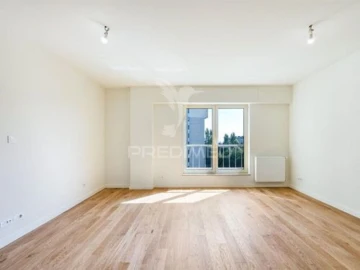 Apartamento T3 para Venda em Lordelo do Ouro e Massarelos