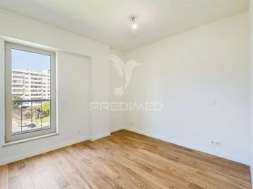 Apartamento T3 para Venda em Lordelo do Ouro e Massarelos