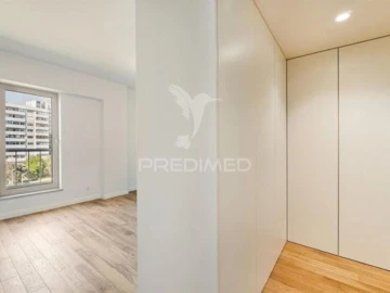 Apartamento T3 para Venda em Lordelo do Ouro e Massarelos