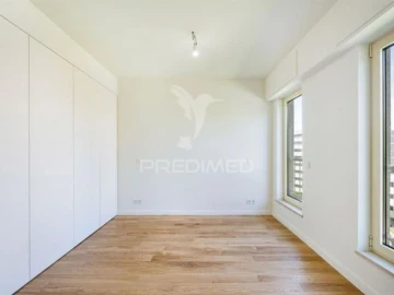 Apartamento T3 para Venda em Lordelo do Ouro e Massarelos