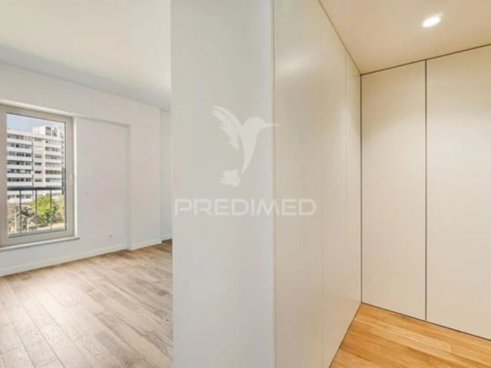 Apartamento T3 para Venda em Lordelo do Ouro e Massarelos Foto 15