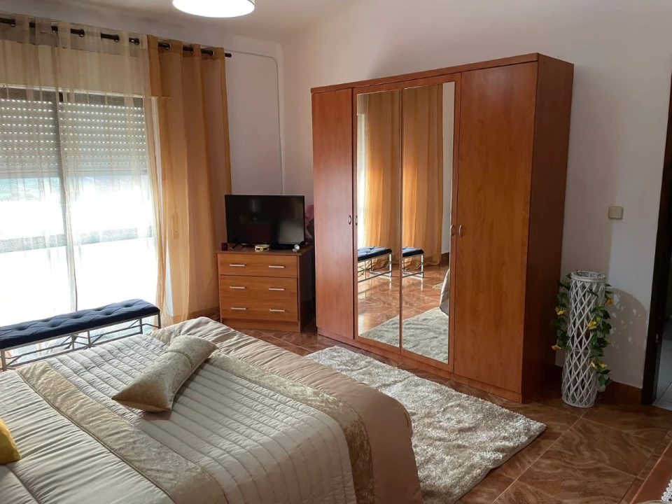 Prédio para Venda em Painho e Figueiros Foto 5