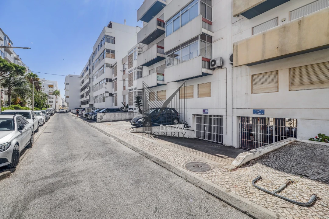 Apartamento T2 para Arrendamento em Quarteira Foto 31