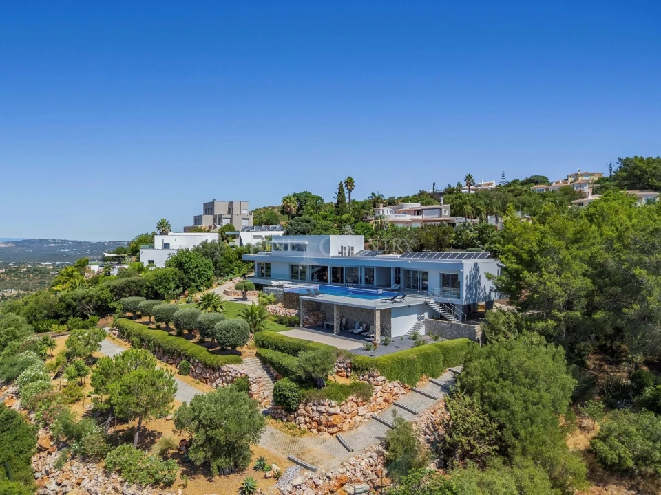 Moradia T3 para Venda em Santa Barbara de Nexe Foto 2