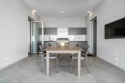 Moradia T3 para Venda em Santa Barbara de Nexe