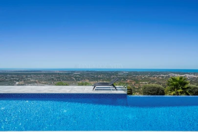 Moradia T3 para Venda em Santa Barbara de Nexe