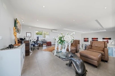 Moradia T3 para Venda em Santa Barbara de Nexe