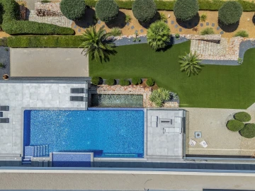 Moradia T3 para Venda em Santa Barbara de Nexe