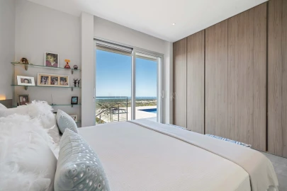 Moradia T3 para Venda em Santa Barbara de Nexe