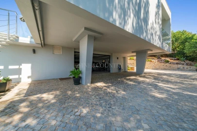 Moradia T3 para Venda em Santa Barbara de Nexe