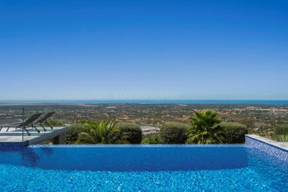 Moradia T3 para Venda em Santa Barbara de Nexe