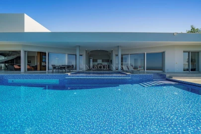 Moradia T3 para Venda em Santa Barbara de Nexe