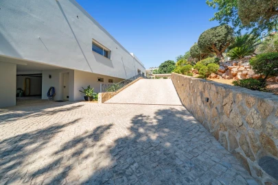 Moradia T3 para Venda em Santa Barbara de Nexe